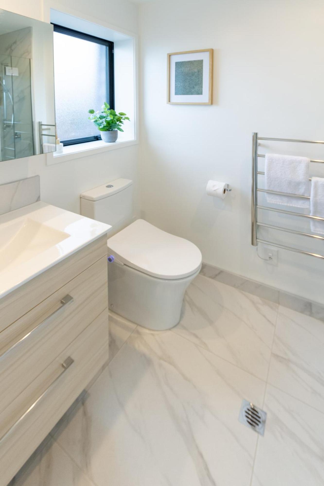 Downtown Comfort: Modern Studio With Backyard Christchurch Esterno foto