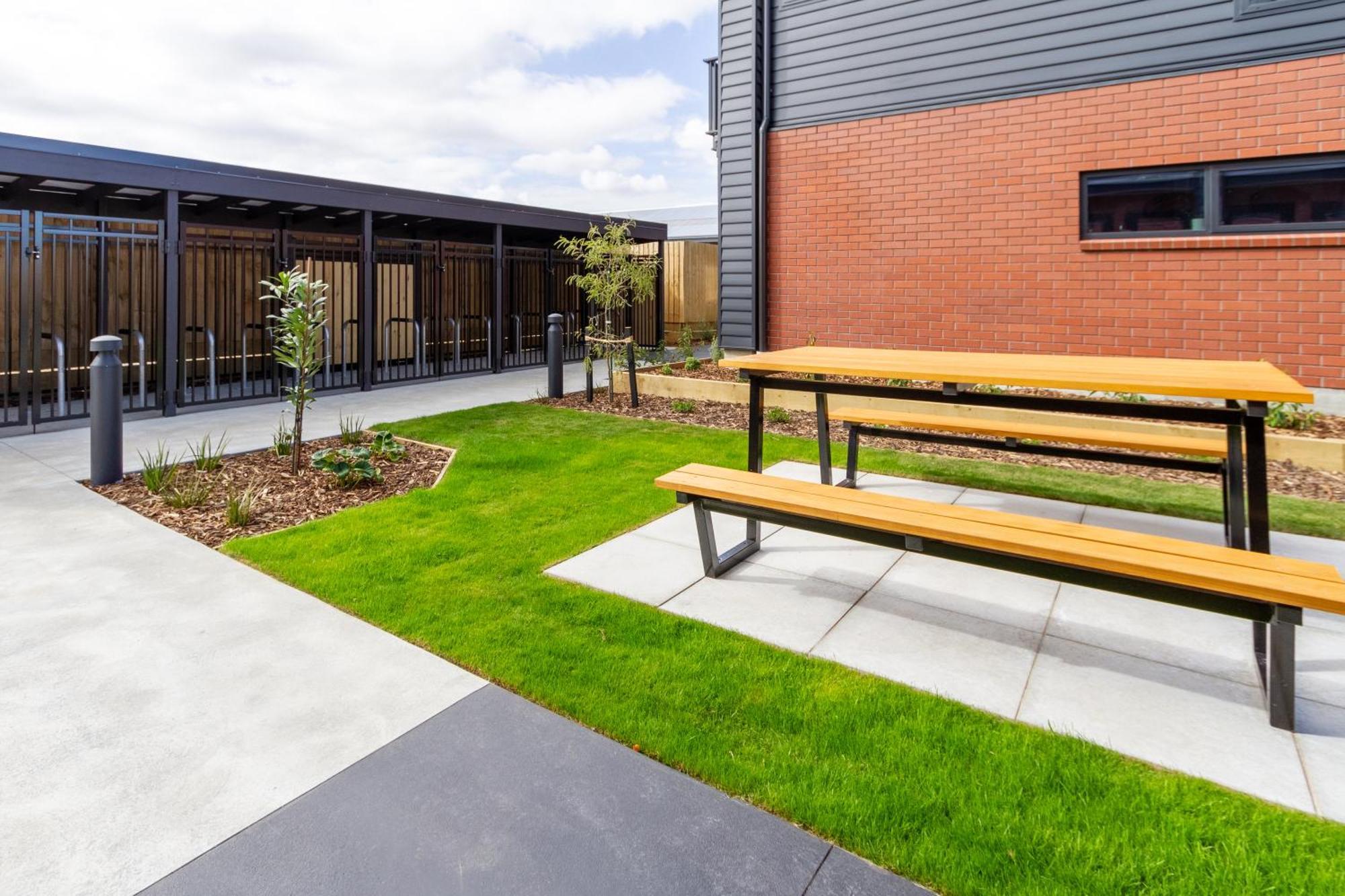 Downtown Comfort: Modern Studio With Backyard Christchurch Esterno foto