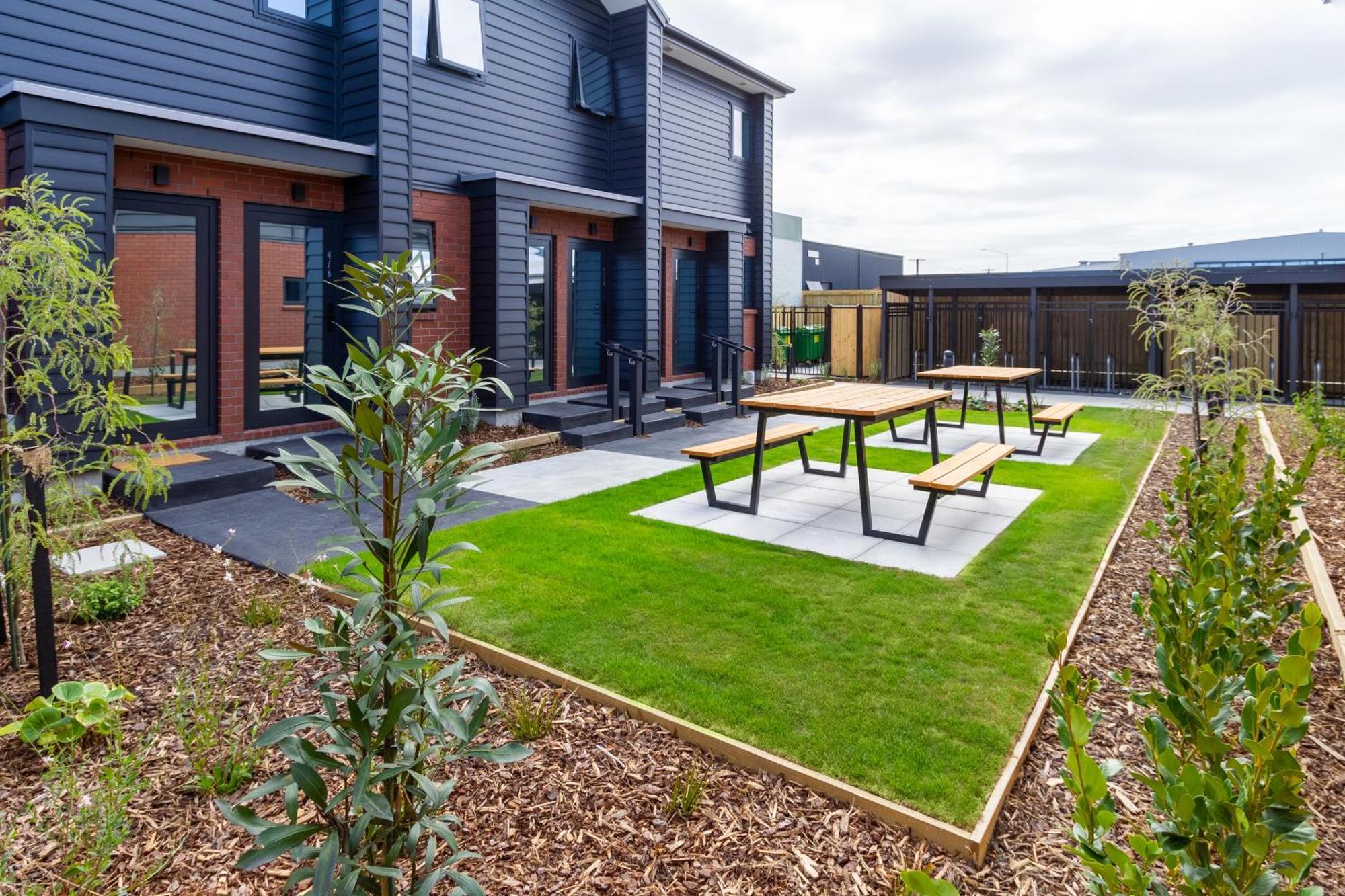 Downtown Comfort: Modern Studio With Backyard Christchurch Esterno foto